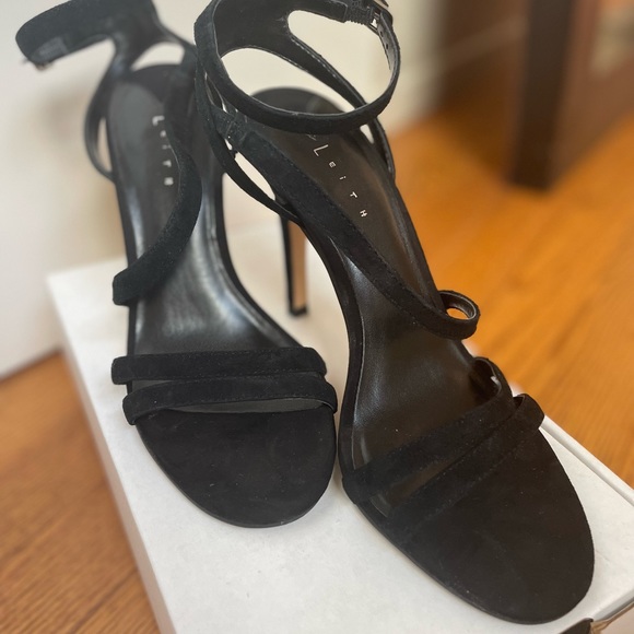 Black suede sexy heels size 7 - Picture 2 of 4